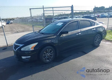 2015 Nissan Altima 2.5 S z USA, uszkodzony, nr VIN 1N4AL3AP3FC464504